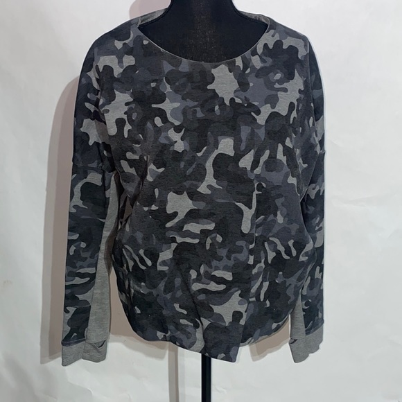 Nike Camo Pullover - Picture 1 of 3